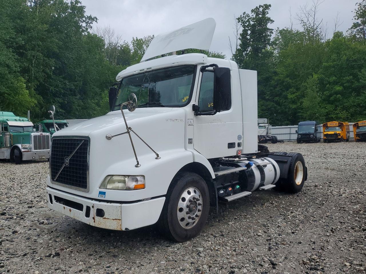 2014 VOLVO VN