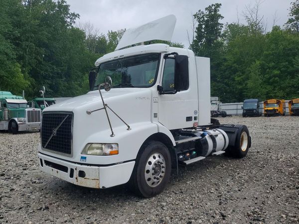2014 VOLVO VN