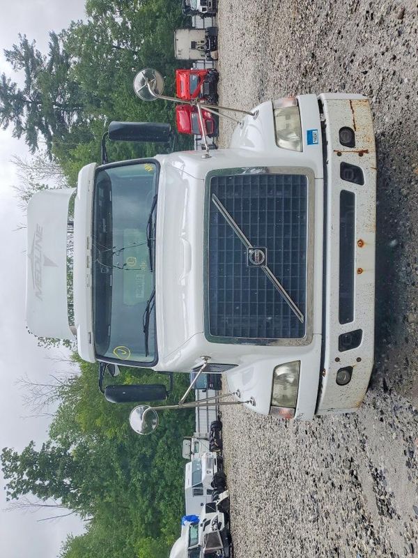 2014 VOLVO VN