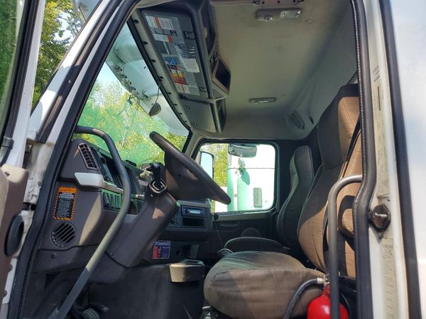 2014 VOLVO VN