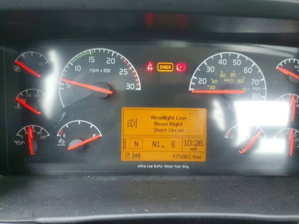 2014 VOLVO VN
