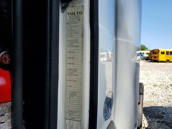 2014 VOLVO VN