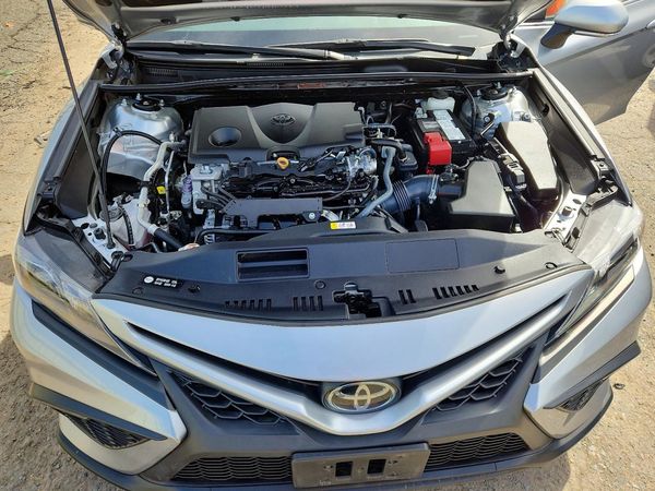 2024 TOYOTA CAMRY SE — Engine bay