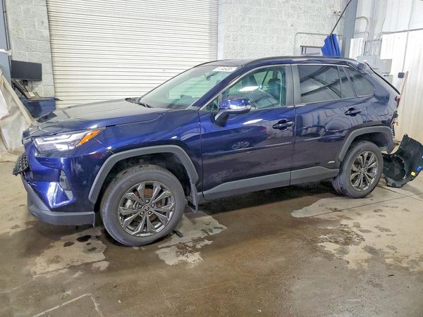 2024 TOYOTA RAV4 XLE Premium