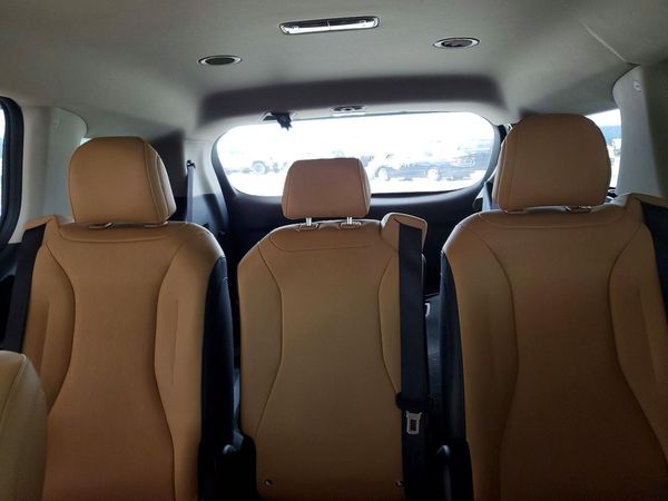 2024 KIA CARNIVAL LX, LX Seat Package