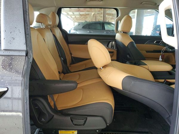 2024 KIA CARNIVAL LX, LX Seat Package