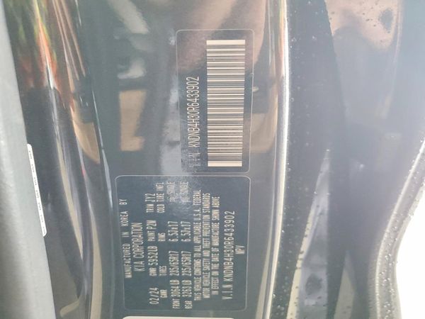 2024 KIA CARNIVAL LX, LX Seat Package