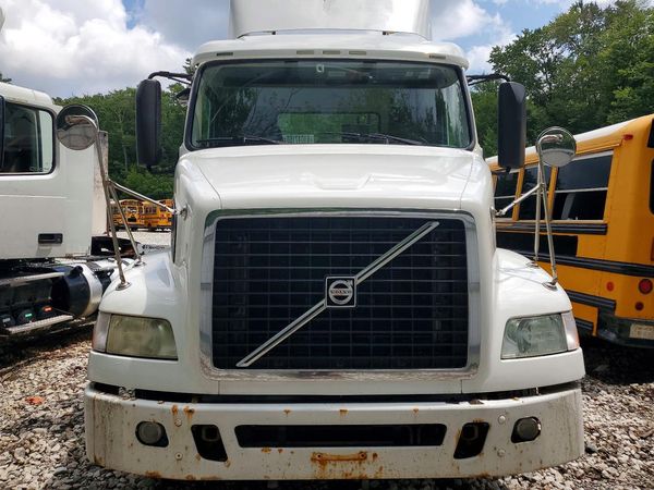 2014 VOLVO VN
