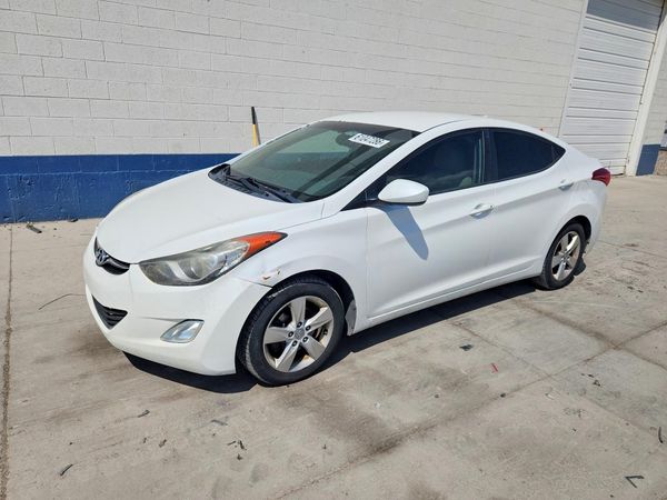 2013 HYUNDAI ELANTRA