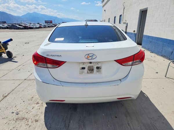 2013 HYUNDAI ELANTRA