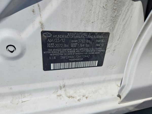 2013 HYUNDAI ELANTRA