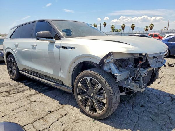 2025 CADILLAC ESCALADE IQ