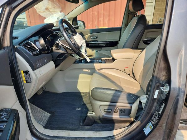 2016 KIA SEDONA EX - Middle level