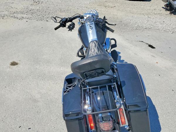 2018 HARLEY-DAVIDSON FL