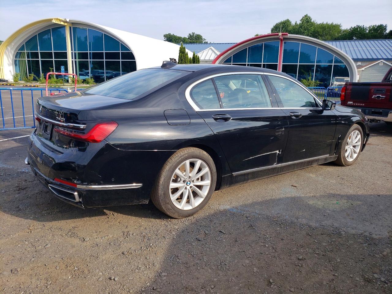 2020 BMW 740