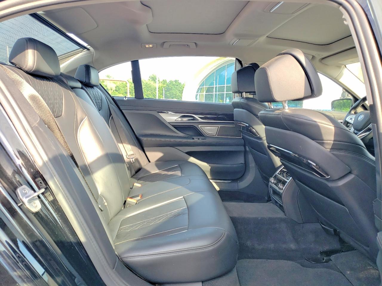 2020 BMW 740