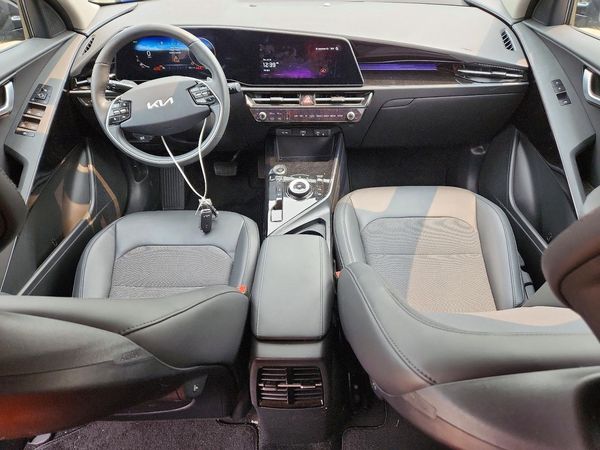 2025 KIA NIRO