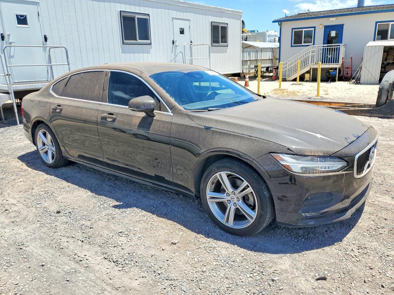 2019 VOLVO S90 Momentum