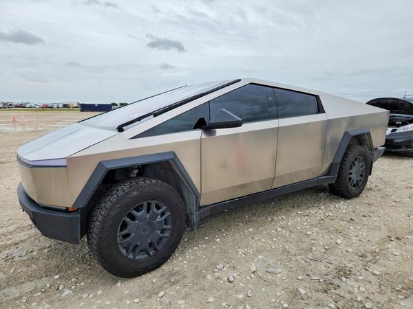 2024 TESLA CYBERTRUCK