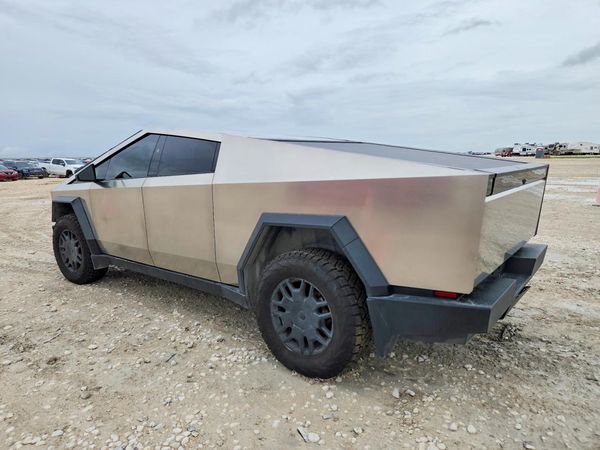2024 TESLA CYBERTRUCK