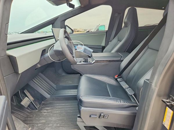 2024 TESLA CYBERTRUCK