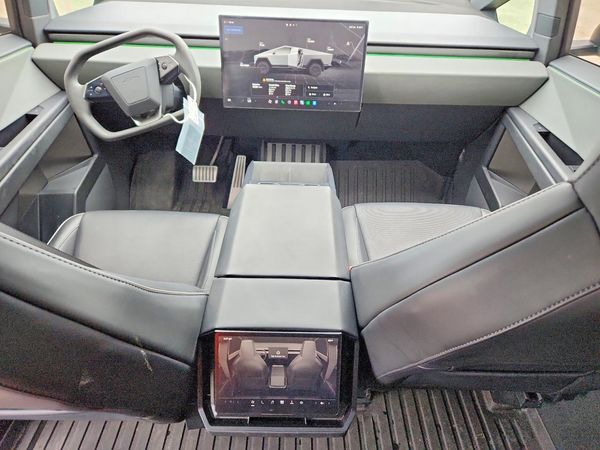 2024 TESLA CYBERTRUCK