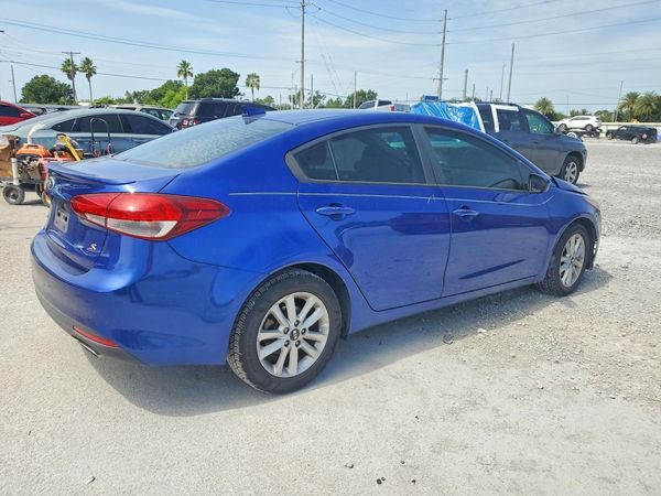 2017 KIA FORTE