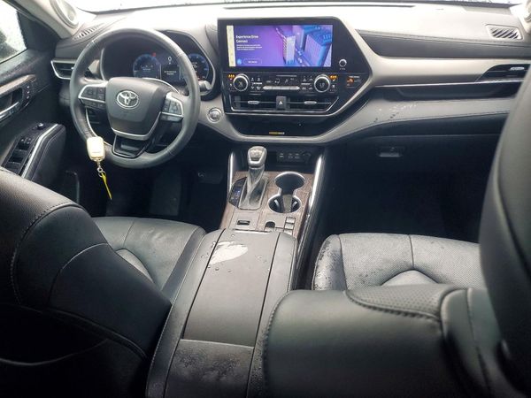 2023 TOYOTA HIGHLANDER