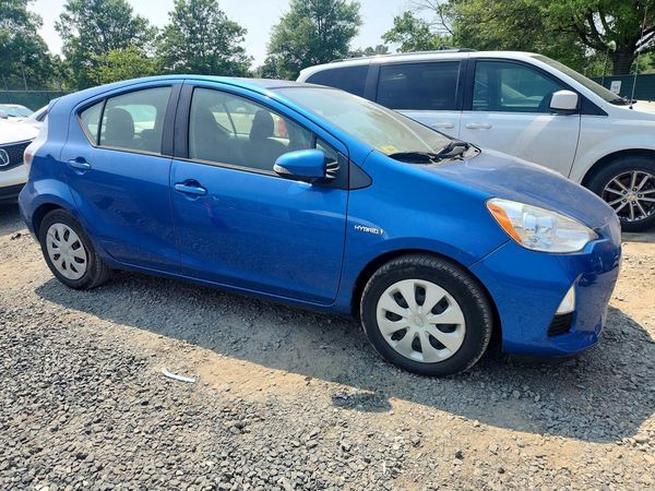 2014 TOYOTA PRIUS