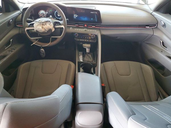 2024 HYUNDAI ELANTRA SEL w/ Convenience Pkg
