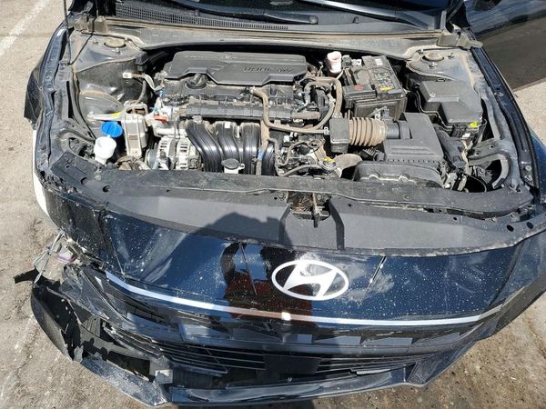 2024 HYUNDAI ELANTRA SEL w/ Convenience Pkg