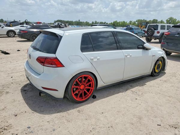 2018 VOLKSWAGEN GTI