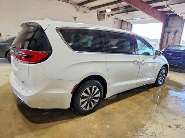 2022 CHRYSLER PACIFICA Touring L — PSRA