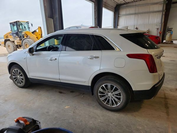 2017 CADILLAC XT5 Luxury