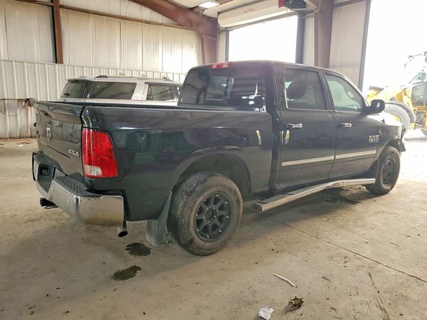 2018 RAM 1500 SLT CREW CAB 4X4