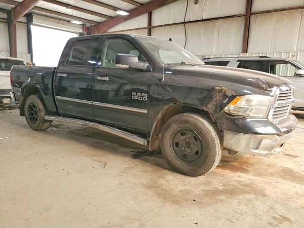 2018 RAM 1500 SLT CREW CAB 4X4
