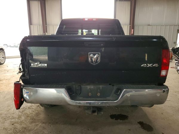 2018 RAM 1500 SLT CREW CAB 4X4
