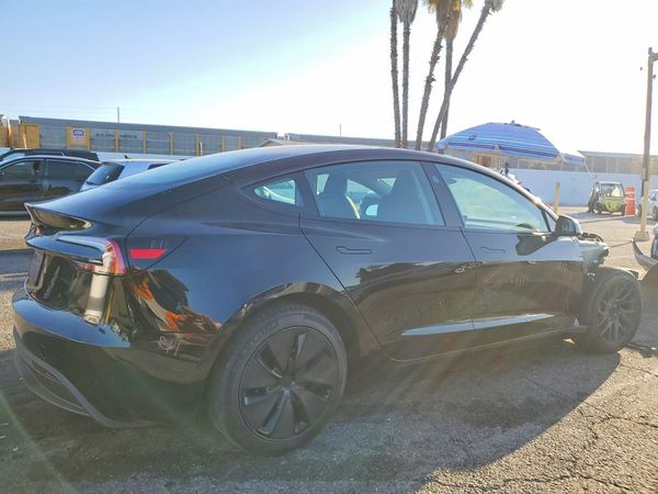2026 TESLA MODEL 3