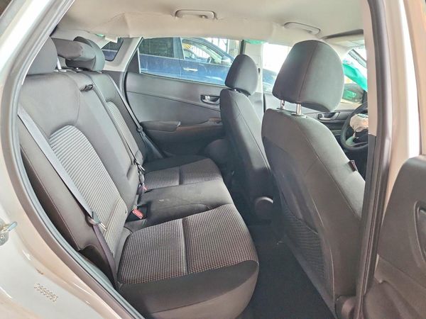 2019 HYUNDAI KONA SE