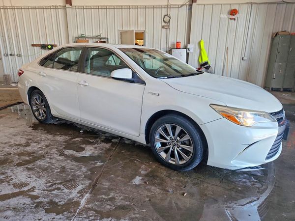 2015 TOYOTA CAMRY SOLA Hybrid — Passenger 3/4