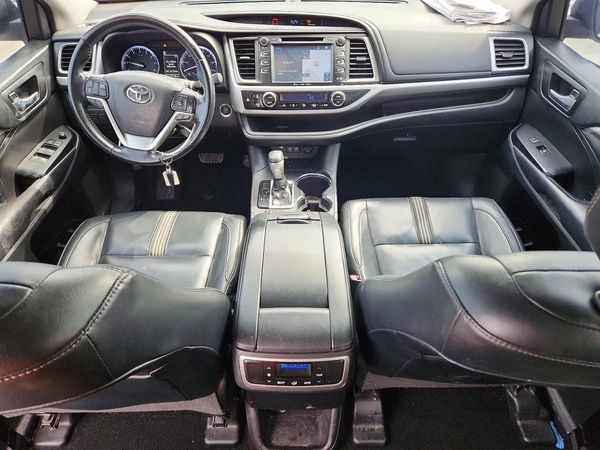 2018 TOYOTA HIGHLANDER SE/XLE