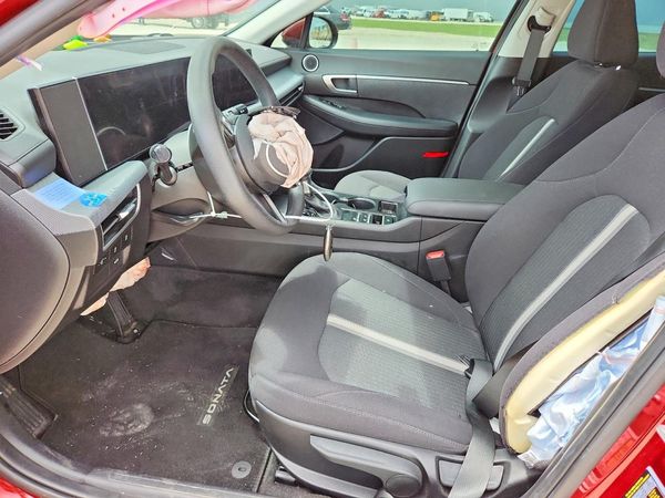 2025 HYUNDAI SONATA SE