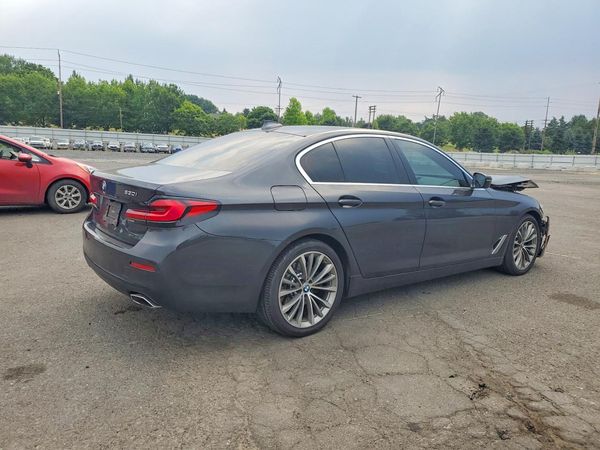 2021 BMW 530