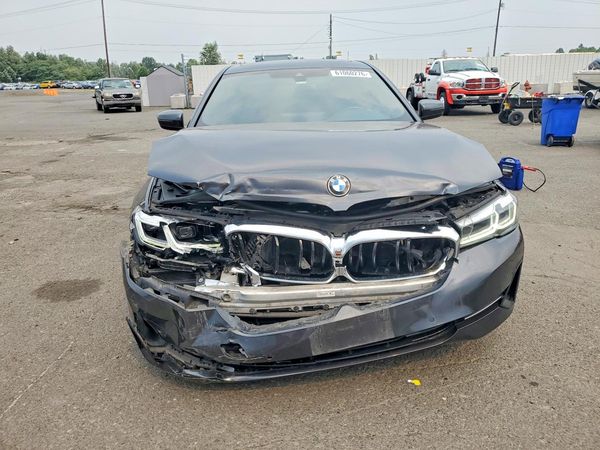 2021 BMW 530