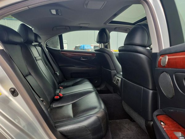 2012 LEXUS LS 460