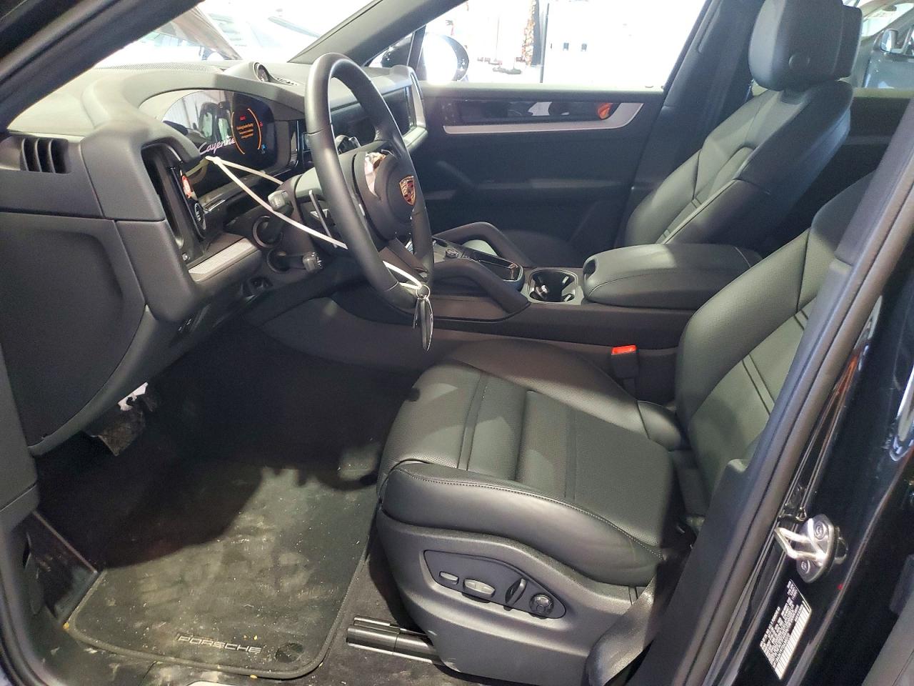 2026 PORSCHE CAYENNE Coupe