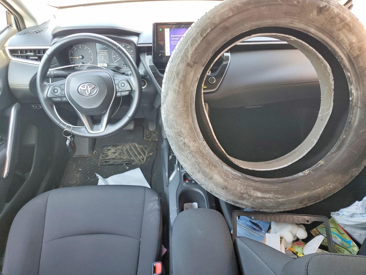 2023 TOYOTA COROLLA CROSS LE
