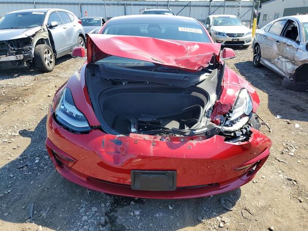 2018 TESLA MODEL 3
