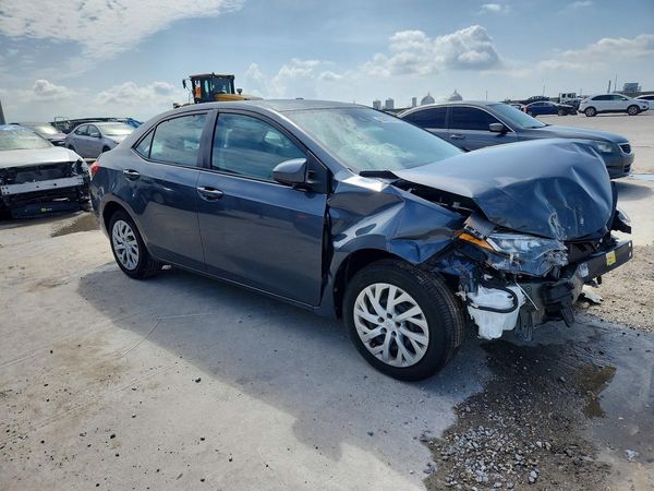 2017 TOYOTA COROLLA — Passenger 3/4
