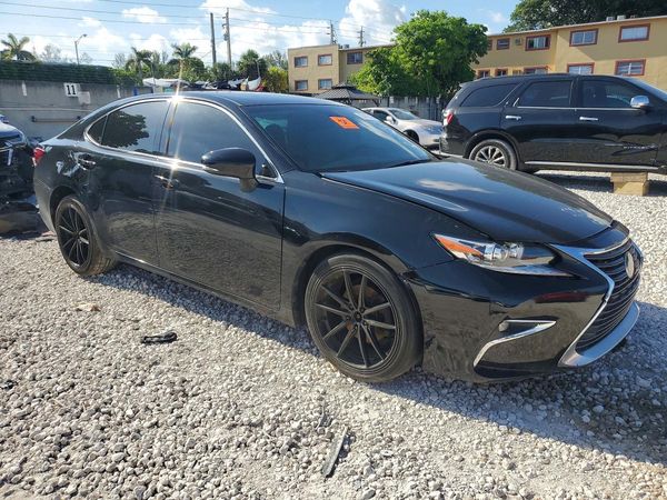 2017 LEXUS ES